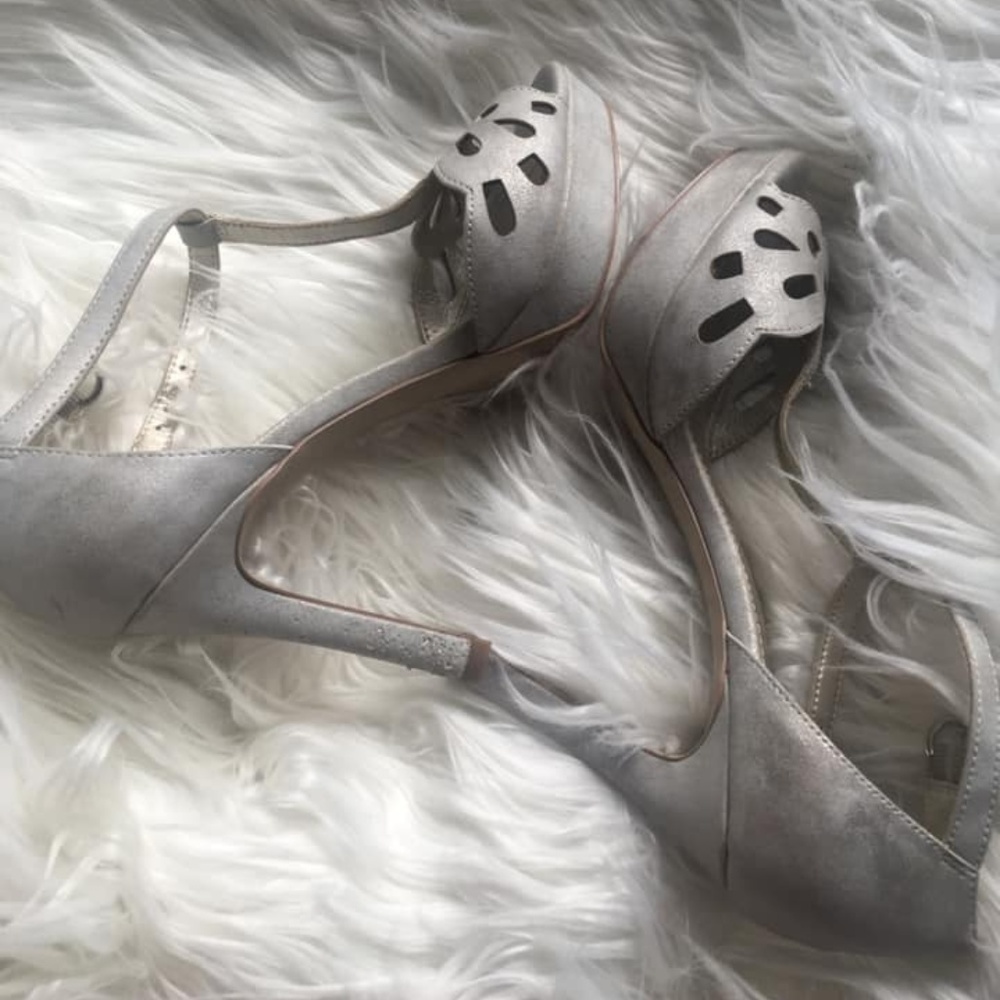 Anne Klein Gold Brushed Heels